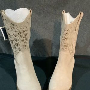 Brand new beige cowgirl boots